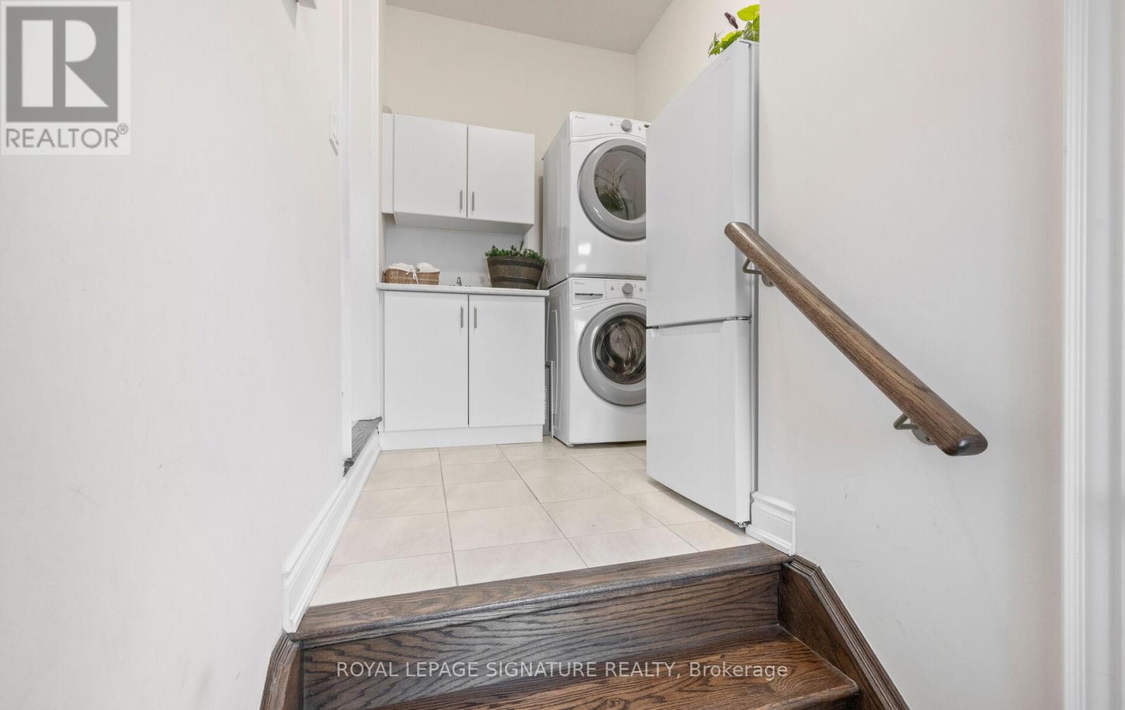 Detached at 35 CLARA MAY AVENUE, East Gwillimbury