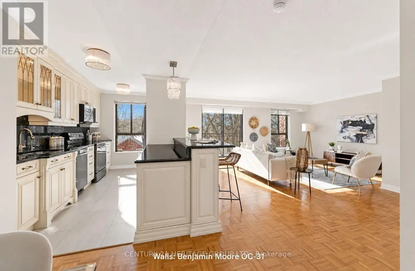 Apartment at PH 1 - 15390 YONGE STREET, Aurora