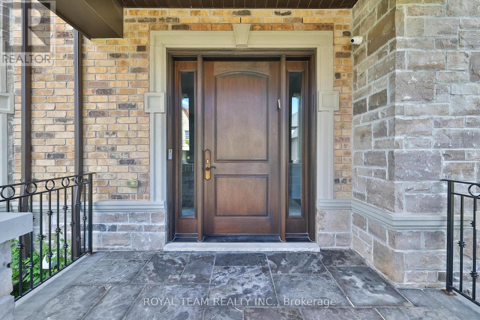 Detached at 1 RIA COURT, King