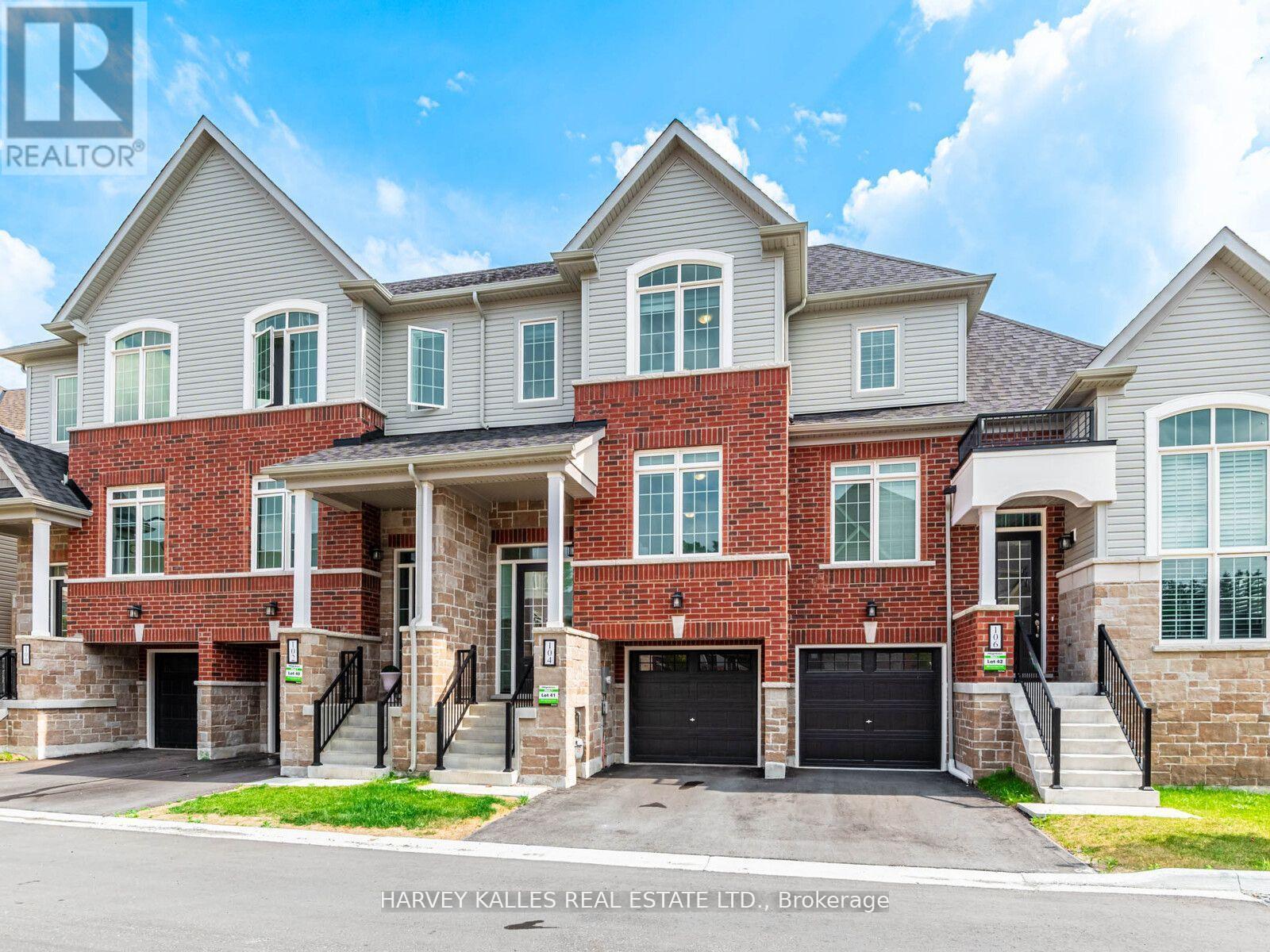 Townhouse at 104 LYALL STOKES CIRCLE, East Gwillimbury (Mt Albert)