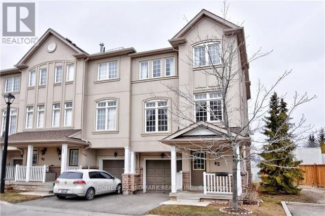 Townhouse at 42 - 10 POST OAK DRIVE, Richmond Hill (Jefferson)