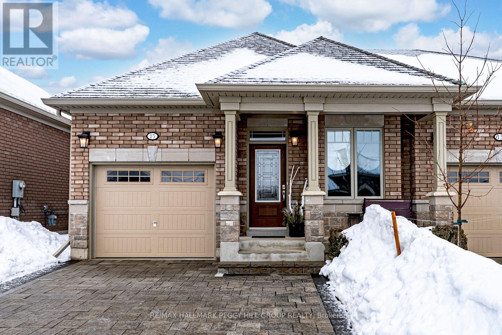 Apartment at 15 ASSUNTA GARDEN, New Tecumseth (Alliston)