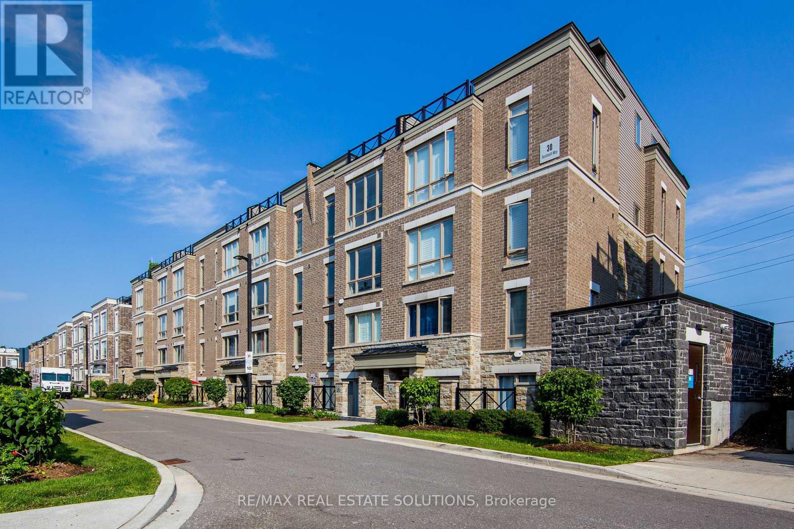 Townhouse at 512 - 30 DUNSHEATH WAY, Markham (Cornell)