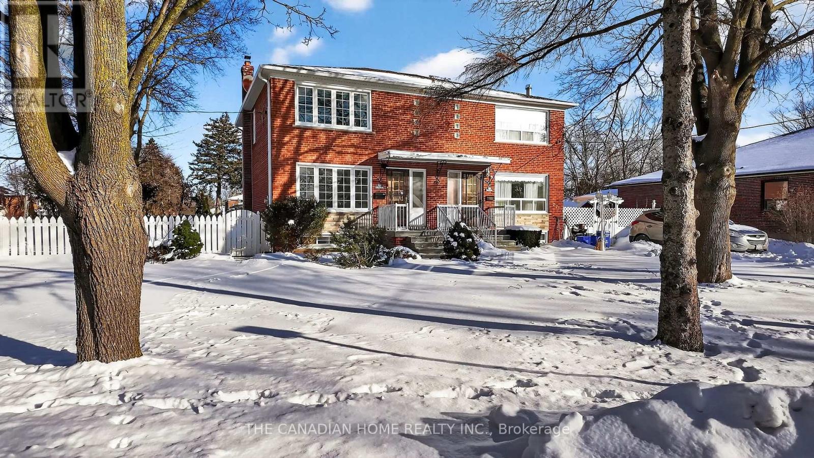 Semi-Detached/Link at 222 ELKA DRIVE E, Richmond Hill (Crosby)