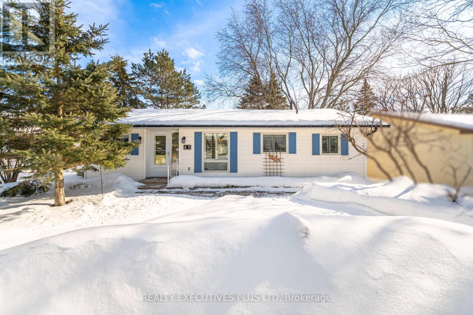 Detached at 5 TECUMSETH PINES DRIVE, New Tecumseth