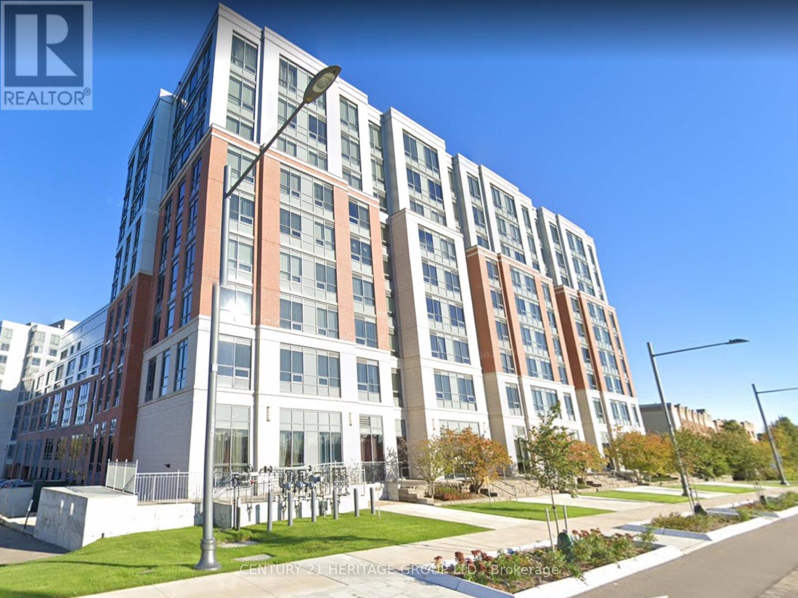 Apartment at PHB 89 - 11211 YONGE STREET, Richmond Hill (Devonsleigh)