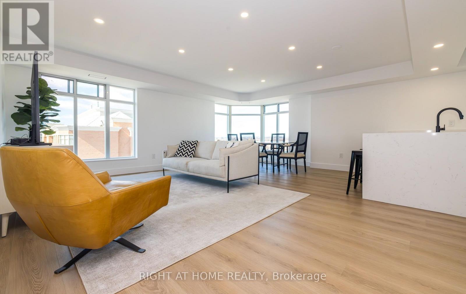 Apartment at 1508-1509 - 135 POND DRIVE, Markham (Commerce Valley)