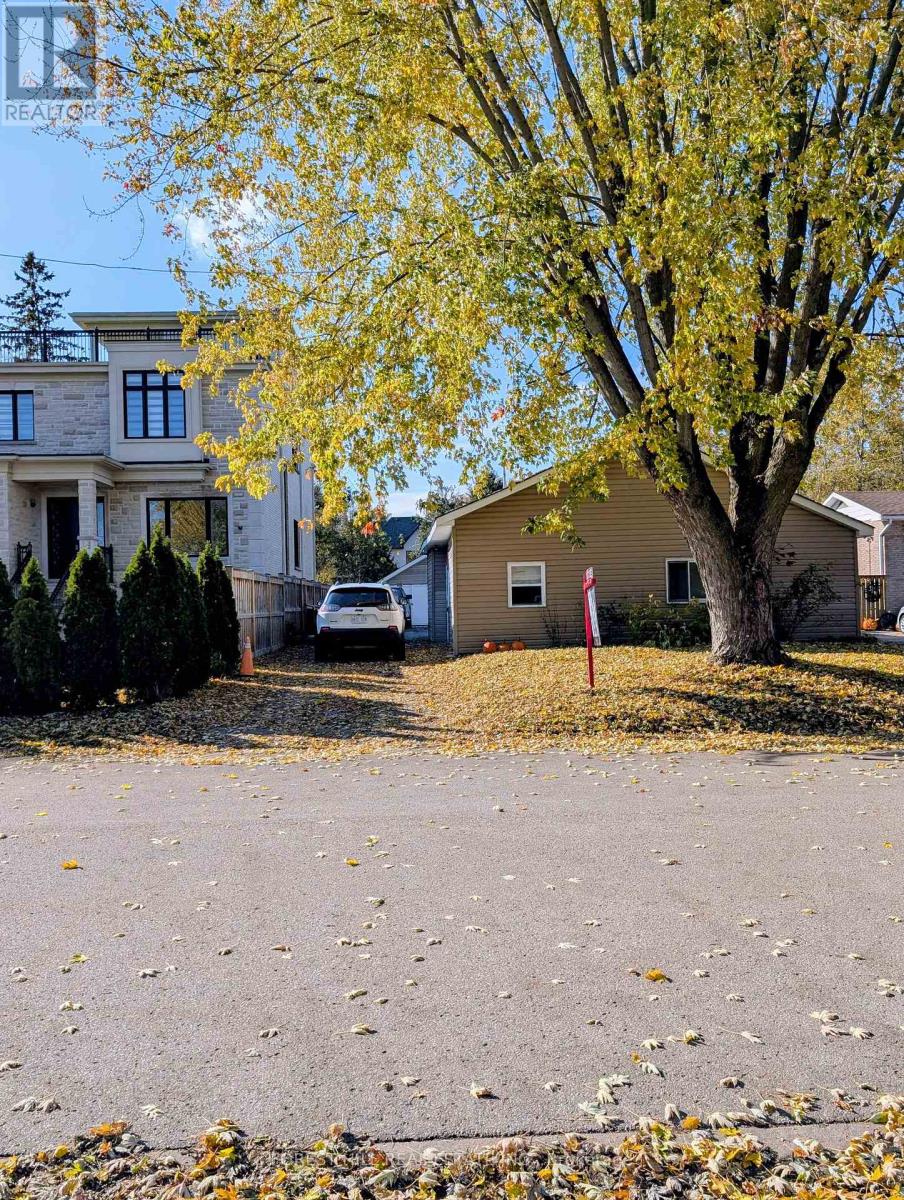 Detached at 26 RIVER DRIVE, East Gwillimbury (Holland Landing)