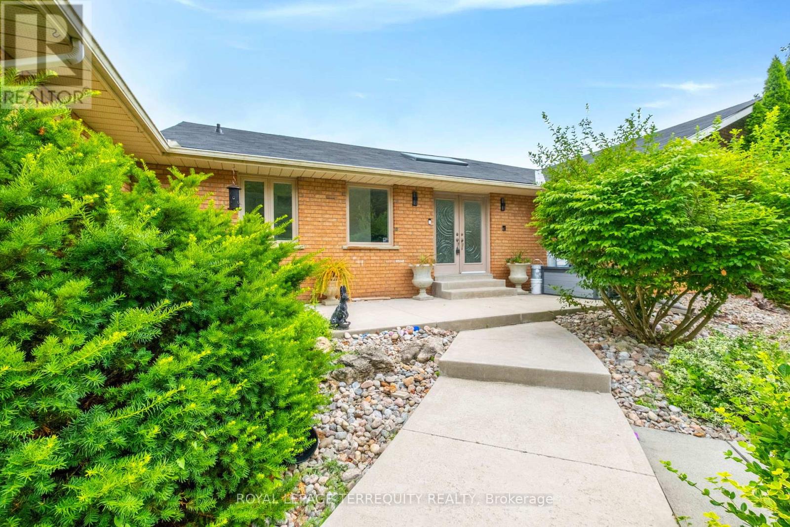 Detached at 1041 15TH SIDE ROAD, New Tecumseth