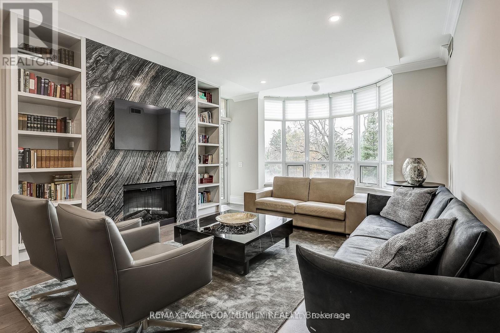 Apartment at 304 - 7071 BAYVIEW AVENUE, Markham (Bayview Glen)