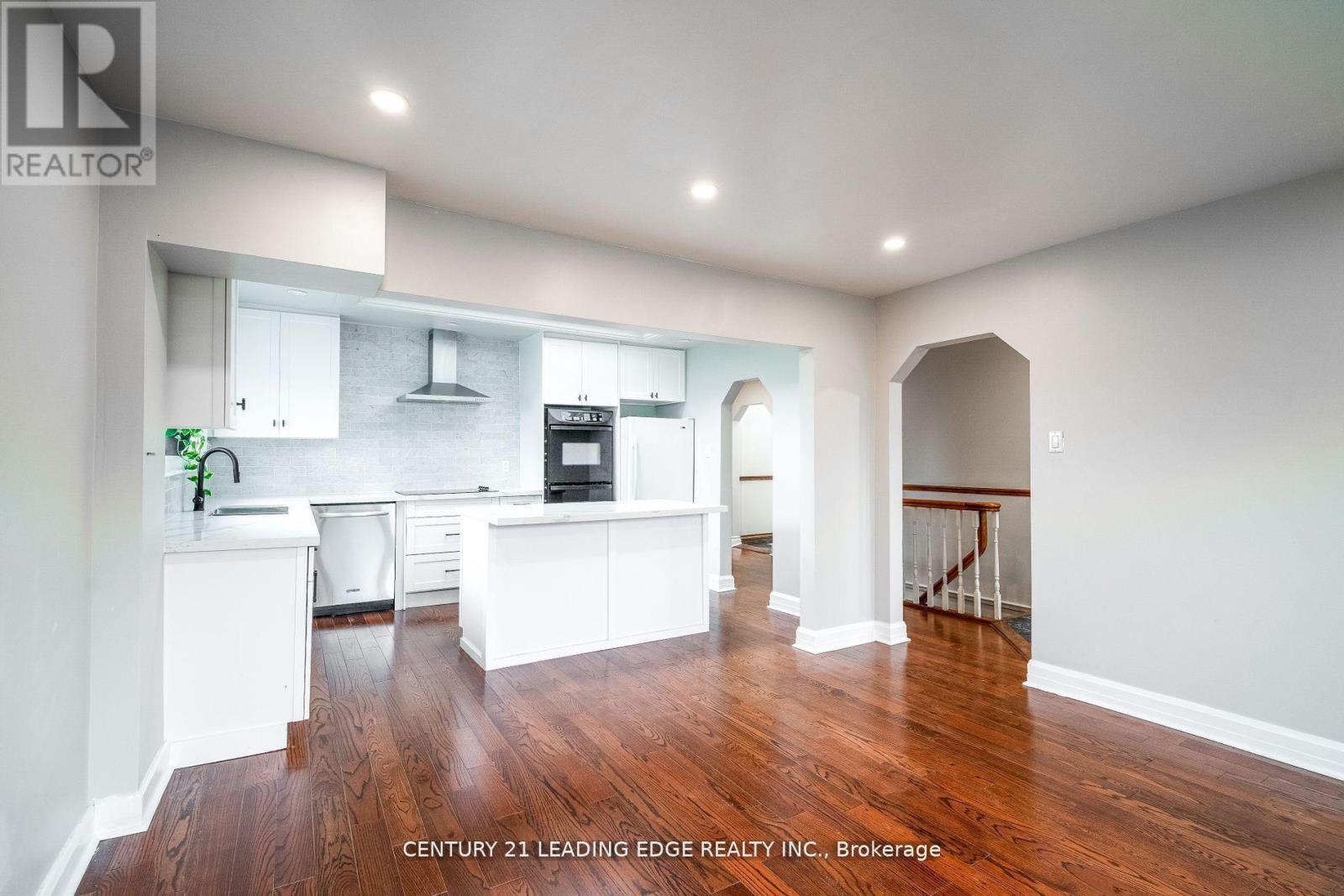 Detached at 393 CANAL ROAD, Bradford West Gwillimbury