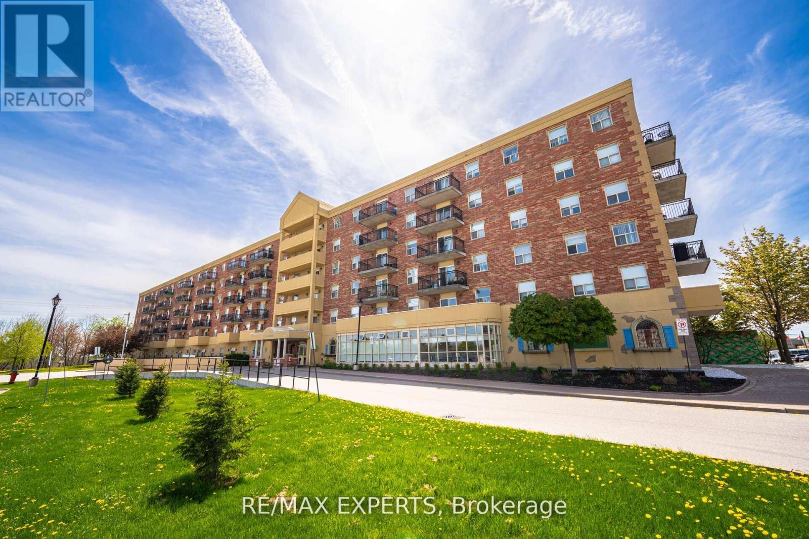 Apartment at 309 - 7373 MARTIN GROVE ROAD, Vaughan (West Woodbridge)
