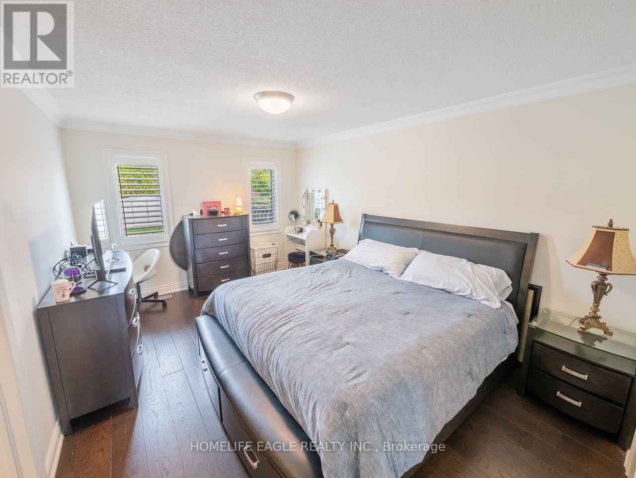 Detached at 15 EVE COURT, Bradford West Gwillimbury