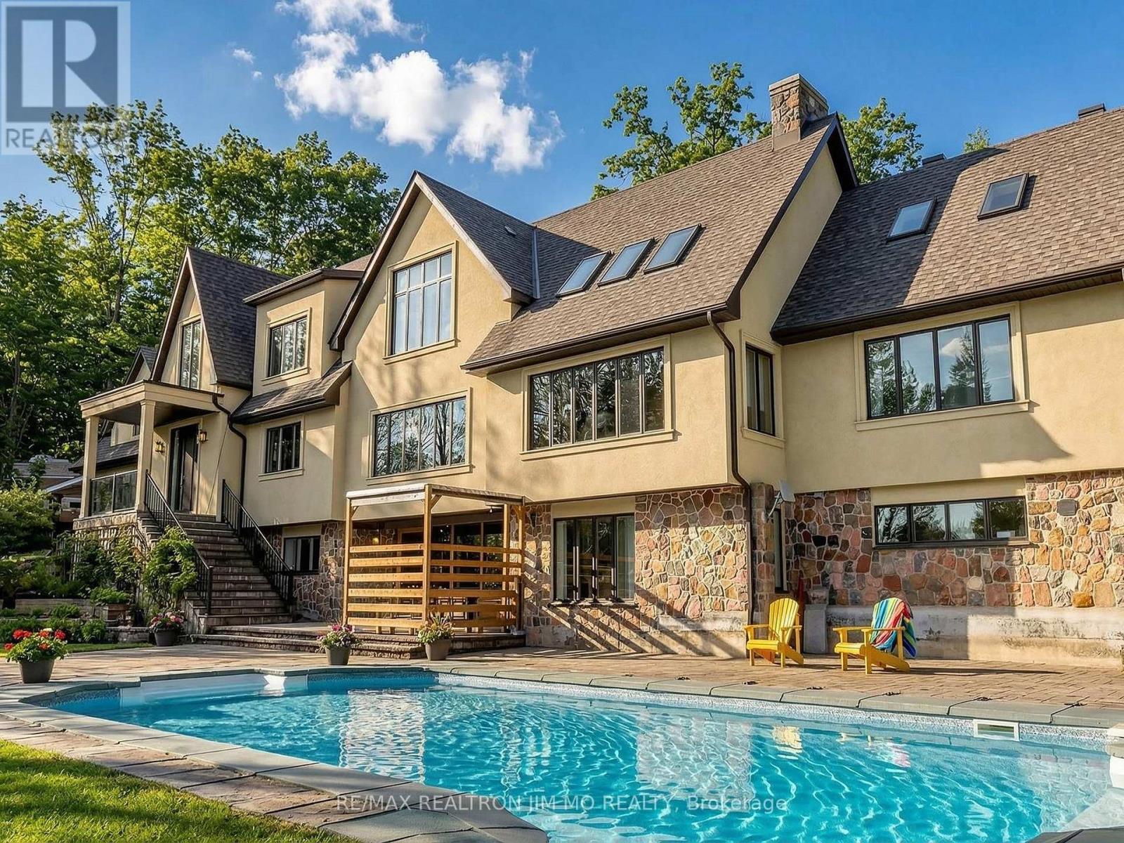 Detached at 1785 DAVIS DRIVE W, King