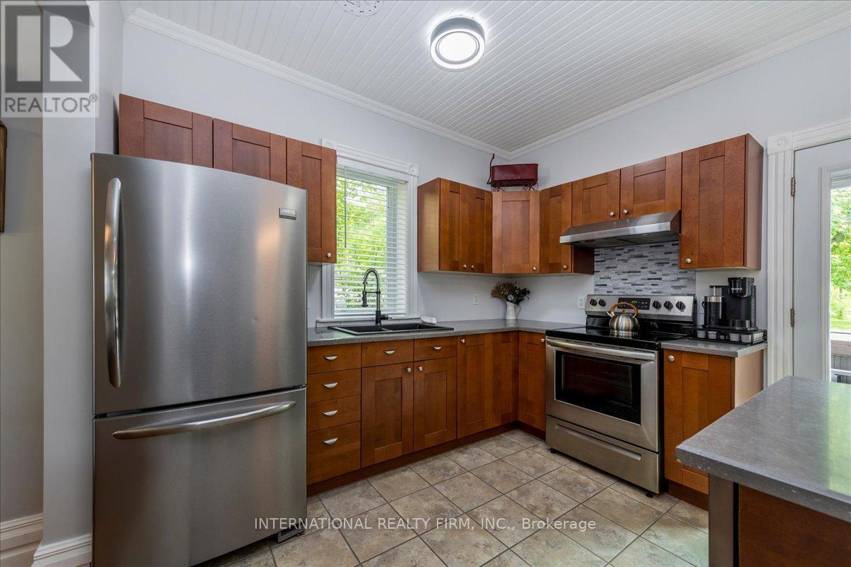 Detached at 8061 MAIN STREET, Adjala-Tosorontio