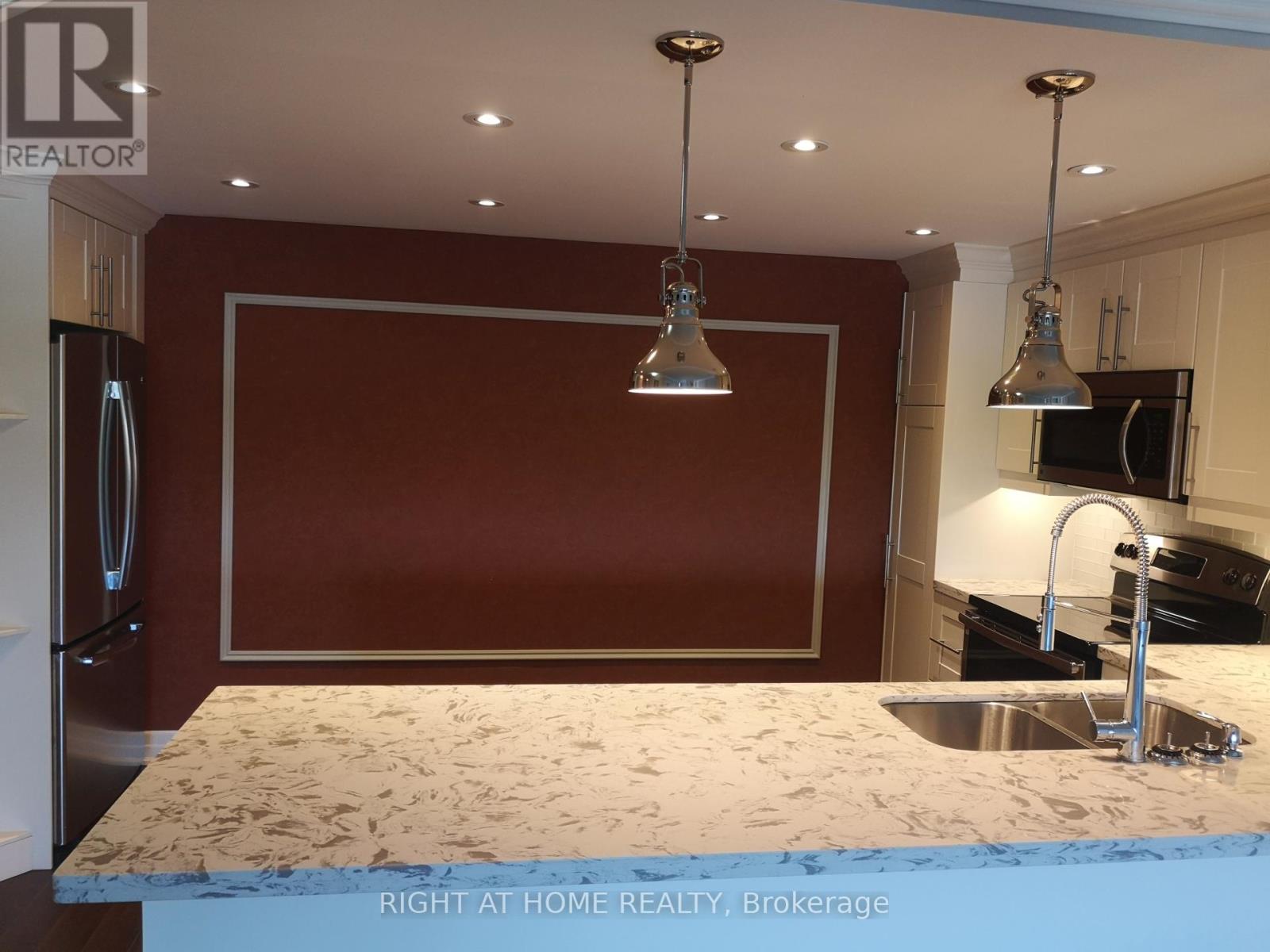 Apartment at 1102 - 7440 BATHURST STREET, Vaughan