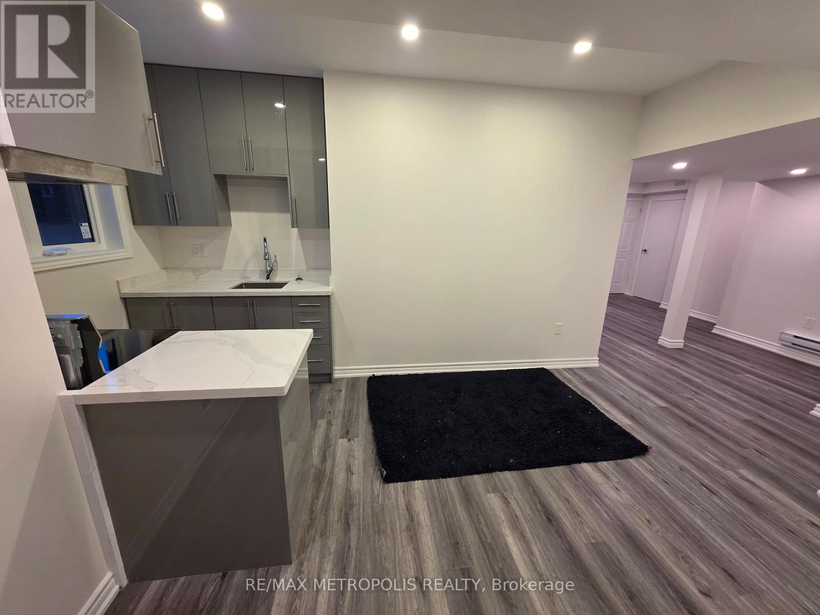 Detached at BSMT - 301 SEAVIEW HEIGHTS, East Gwillimbury (Queensville)