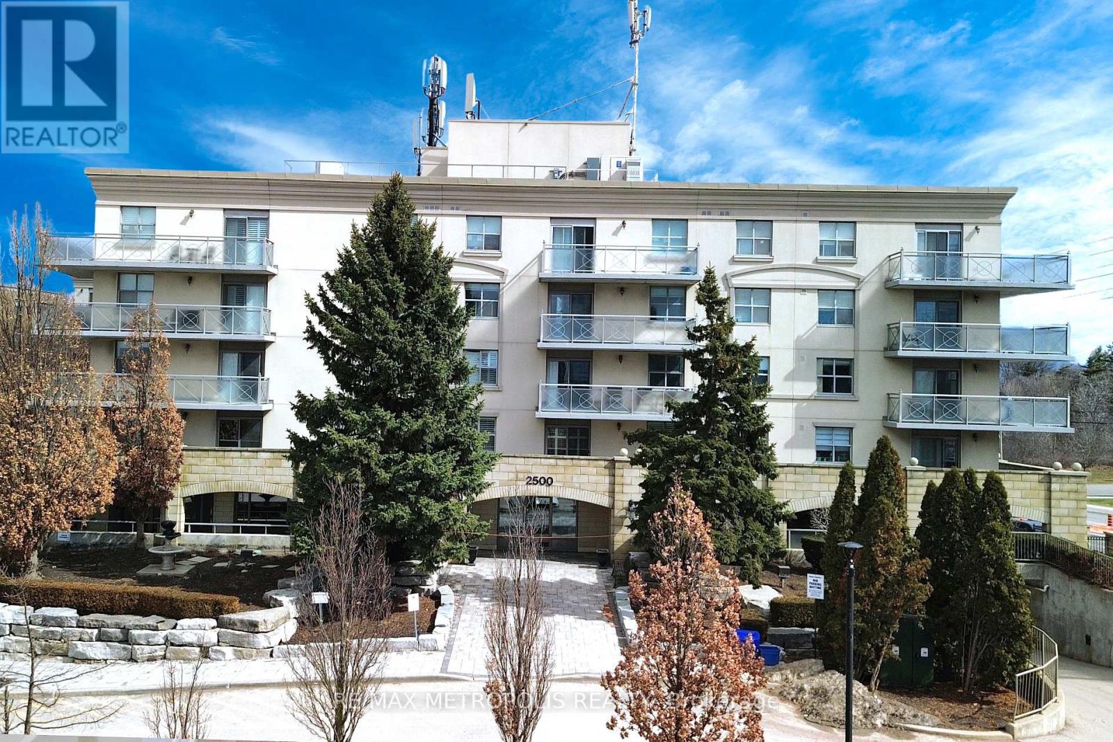 Apartment at 216 - 2500 RUTHERFORD ROAD, Vaughan (Maple)