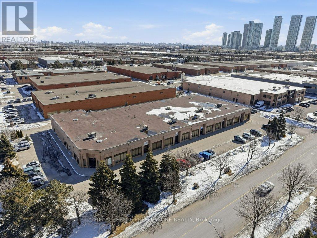 Other at 4 - 299 APPLEWOOD CRESCENT, Vaughan (Concord)