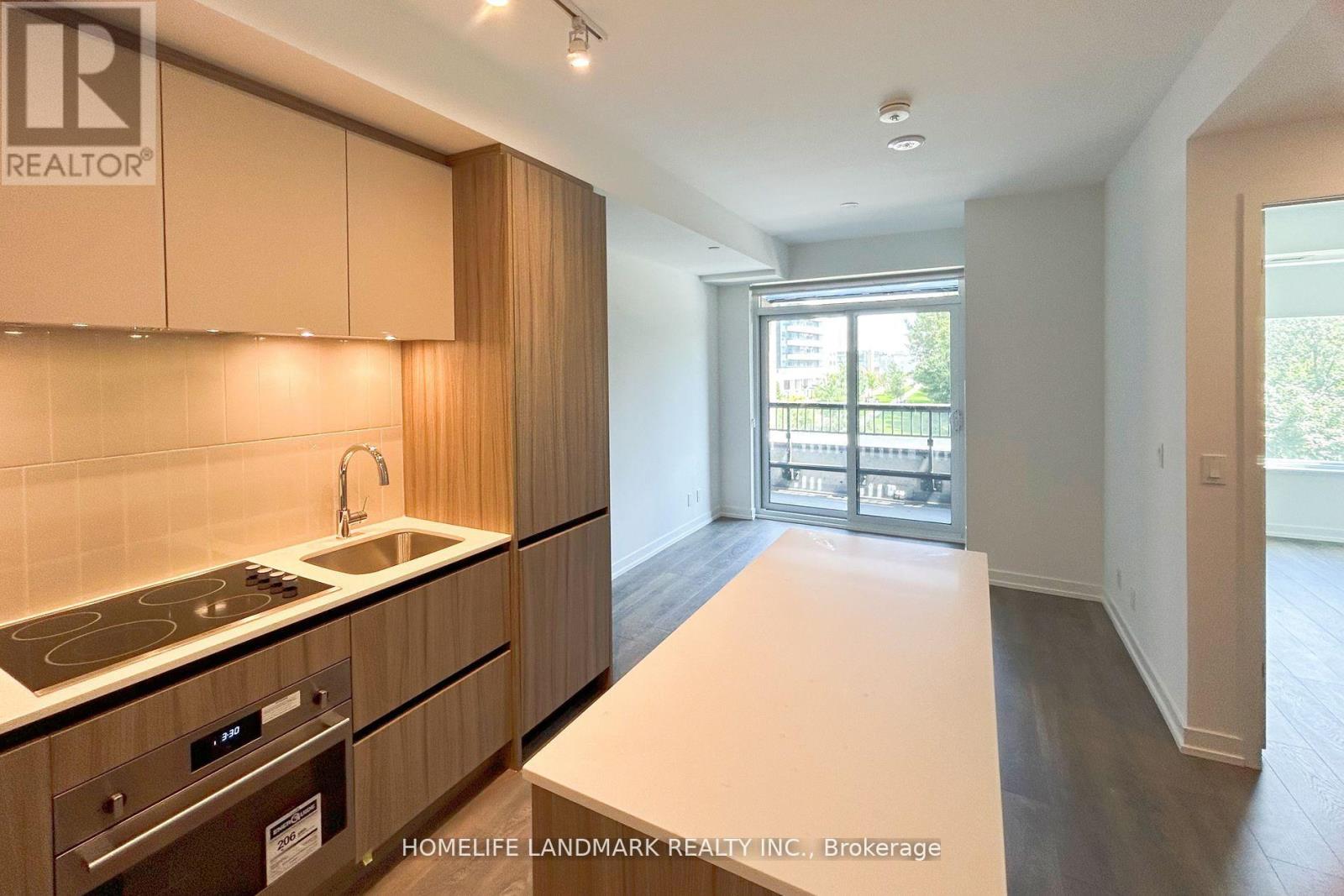 Apartment at D-325 - 8 BEVERLEY GLEN BOULEVARD, Vaughan (Beverley Glen)