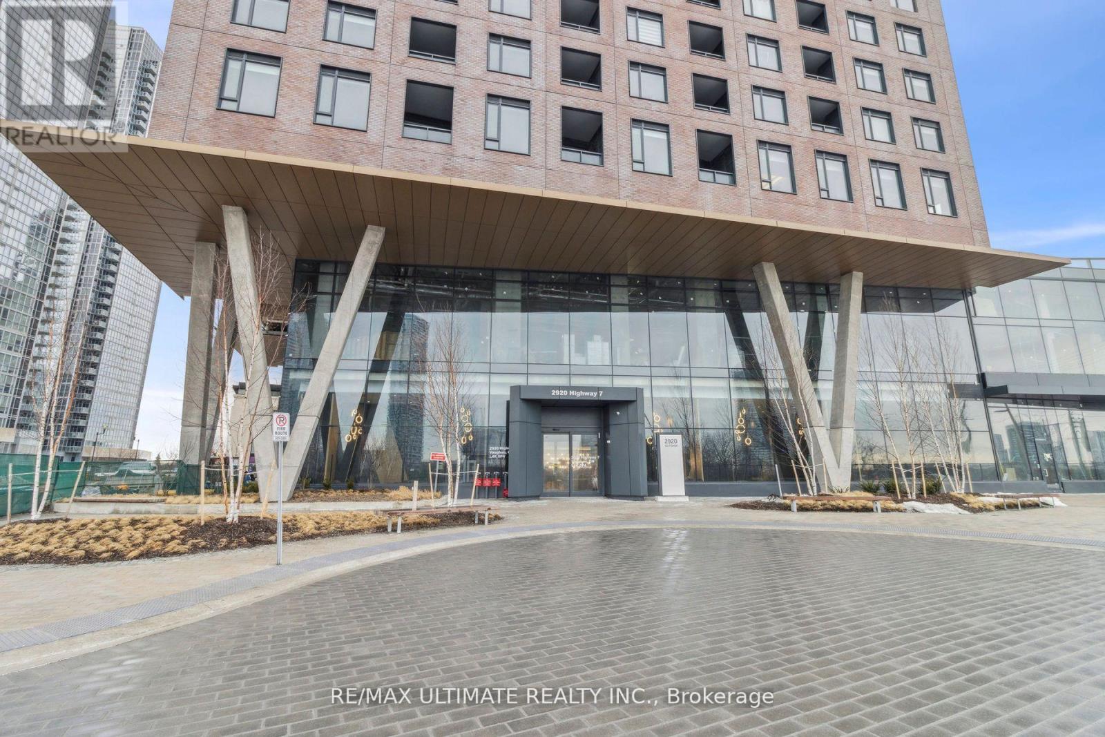 Apartment at 5002 - 2920 HIGHWAY 7 ROAD, Vaughan (Concord)