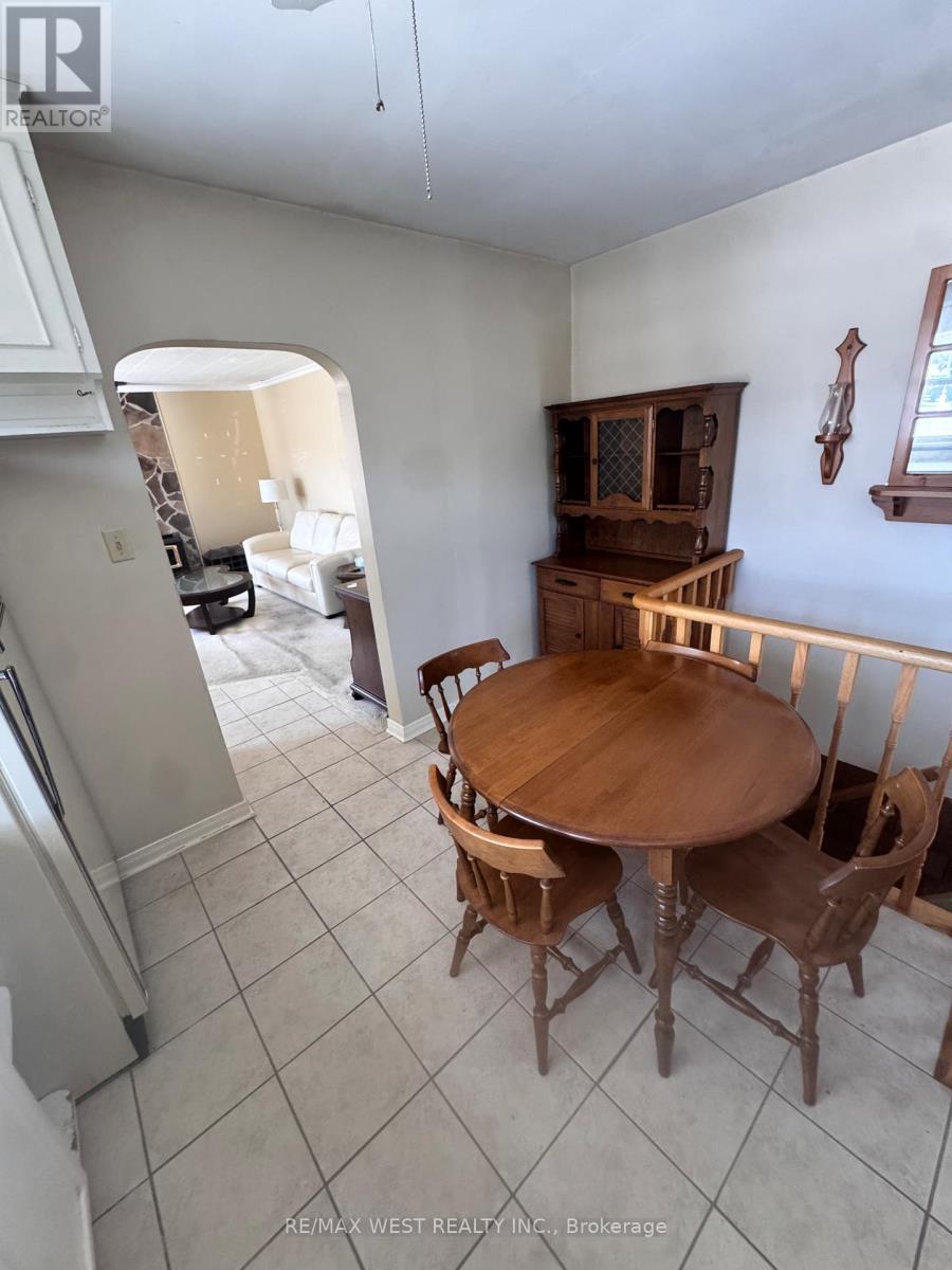 Detached at 13132 KEELE STREET, King (King City)
