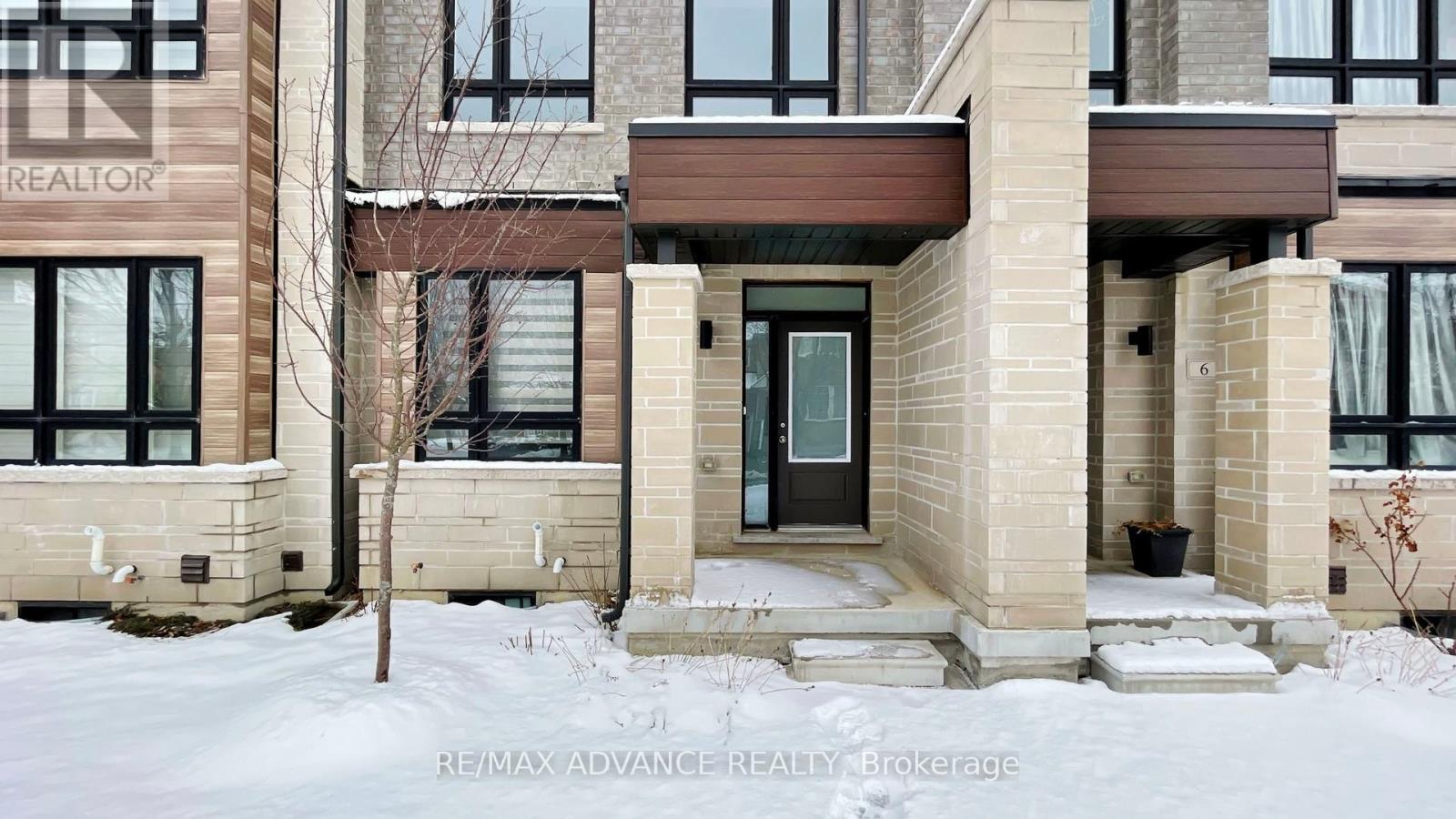 Townhouse at 4 CAROLE BELL WAY, Markham (Wismer)