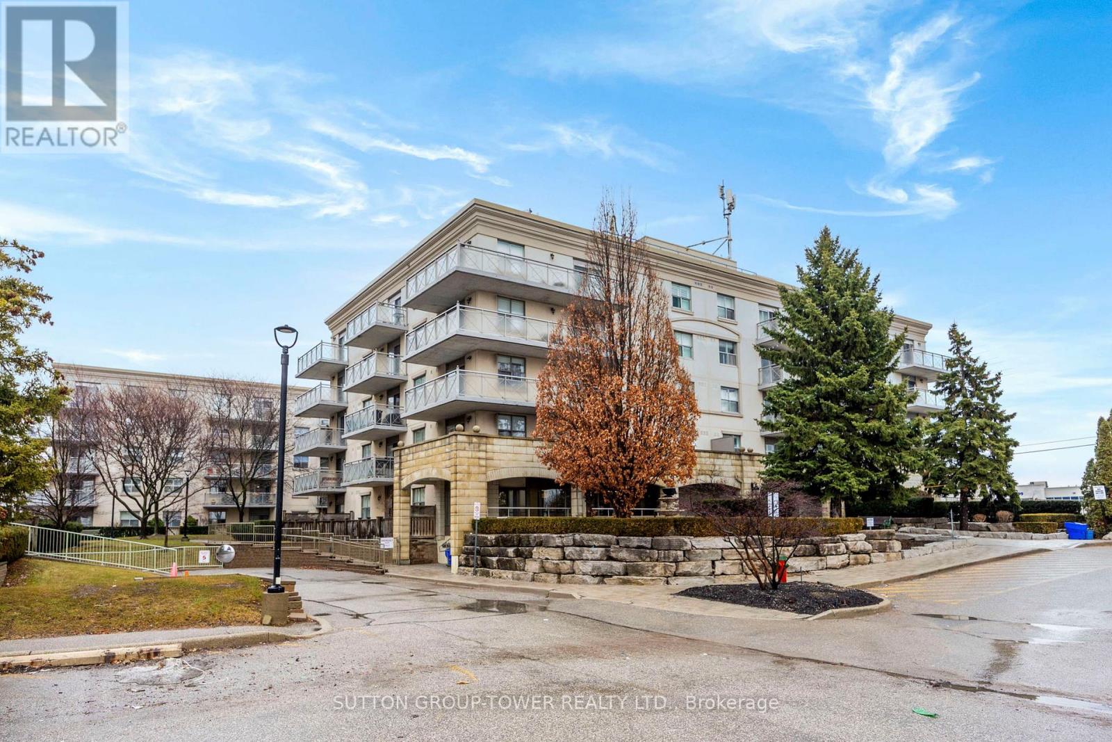 Apartment at 408 - 2500 RUTHERFORD ROAD N, Vaughan (Maple)