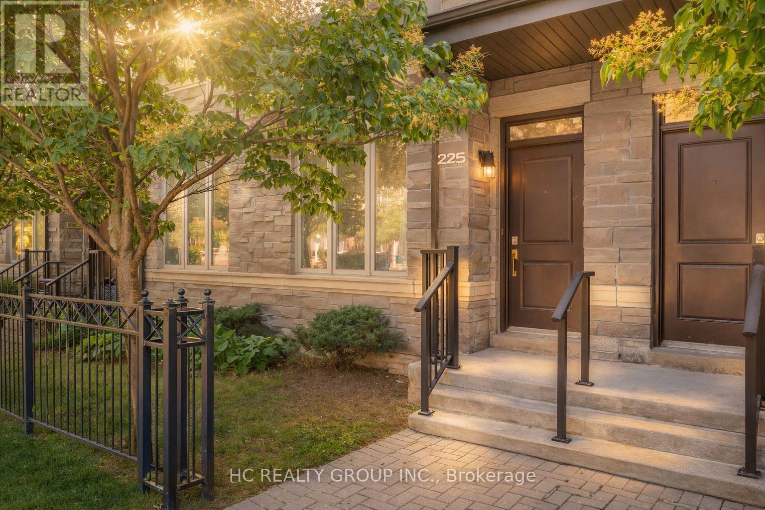 Townhouse at TH6 - 225 SOUTH PARK ROAD, Markham (Commerce Valley)