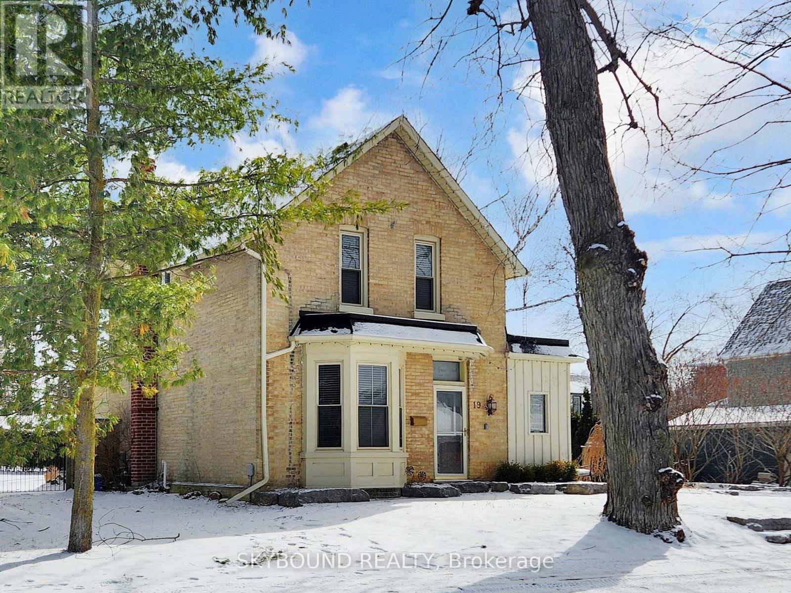Detached at 19 SPRUCE STREET, Aurora (Aurora Village)