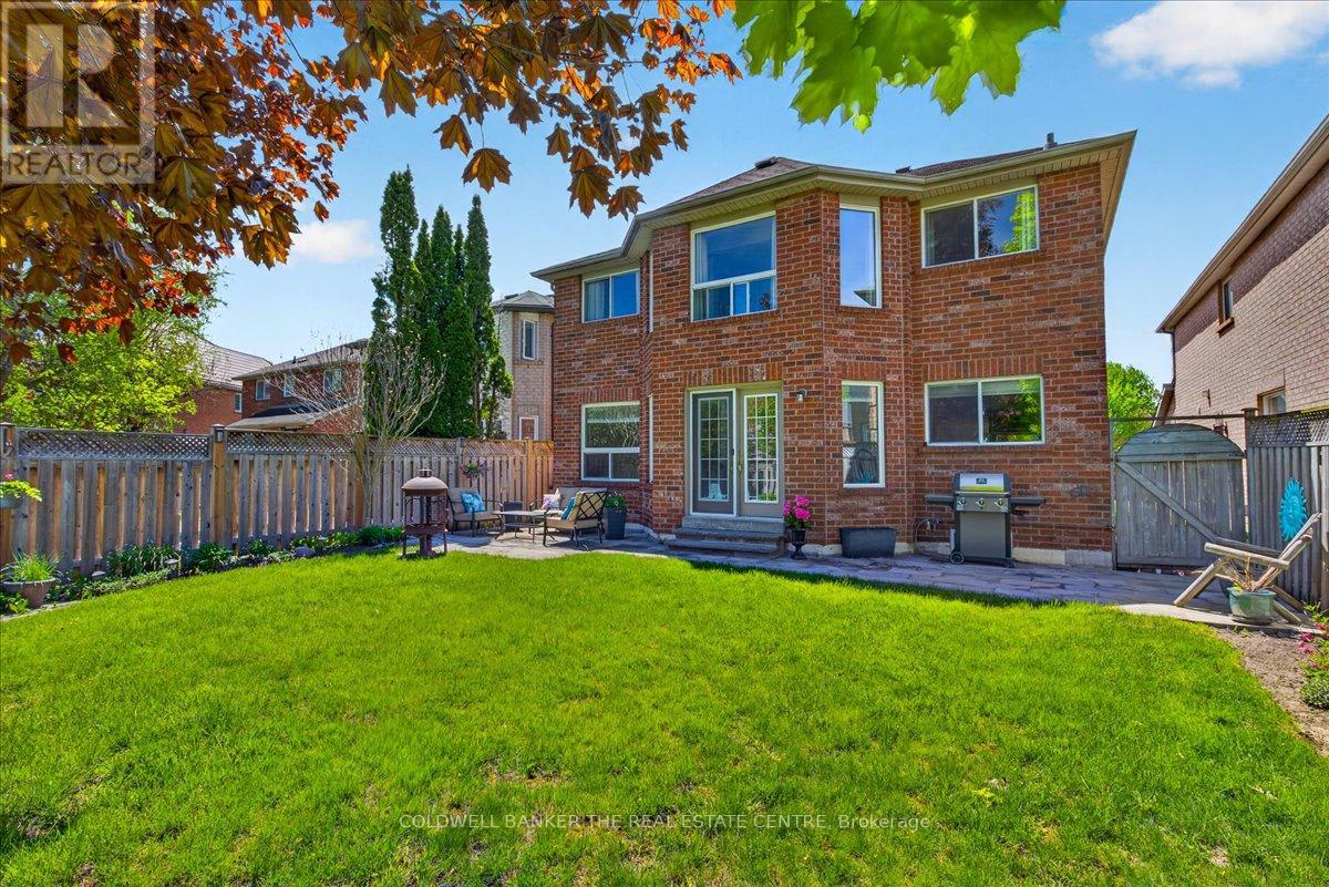 Detached at 405 SILKEN LAUMANN DRIVE, Newmarket