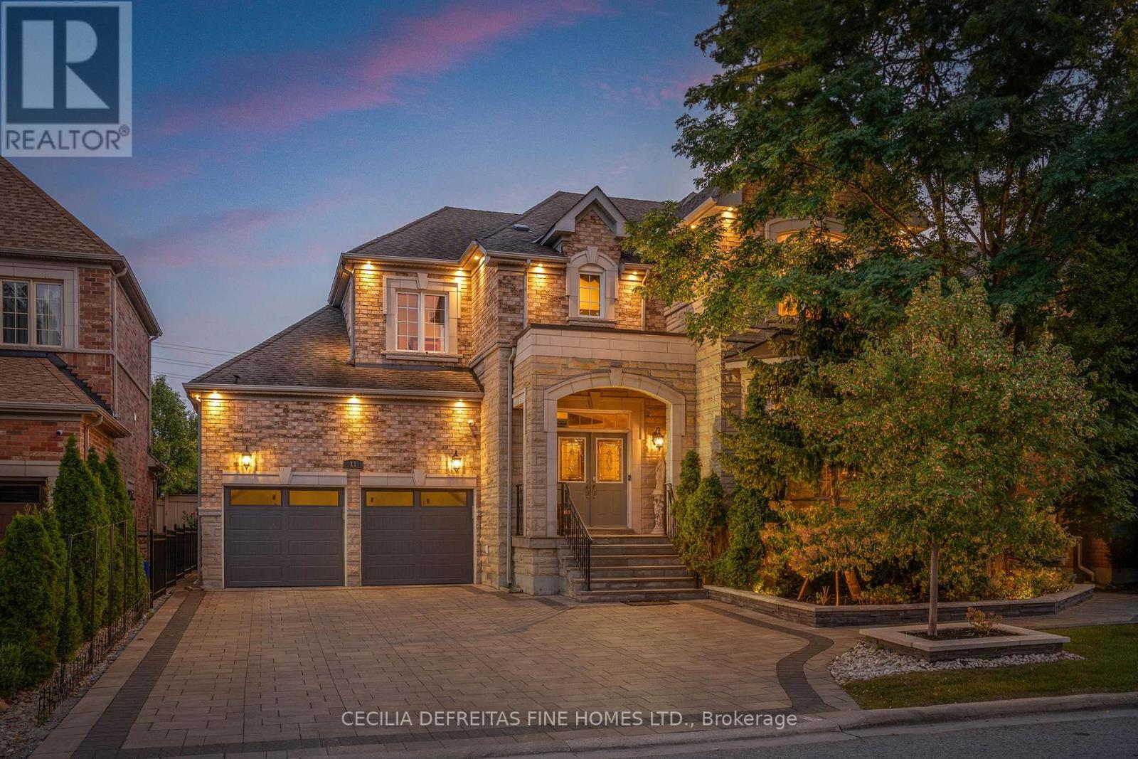 Detached at 11 BEAUVISTA COURT, Vaughan (Vellore Village)