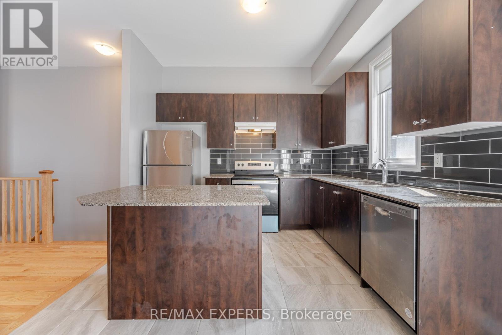 Detached at 2 GOLD CREEK STREET, Vaughan (Kleinburg)