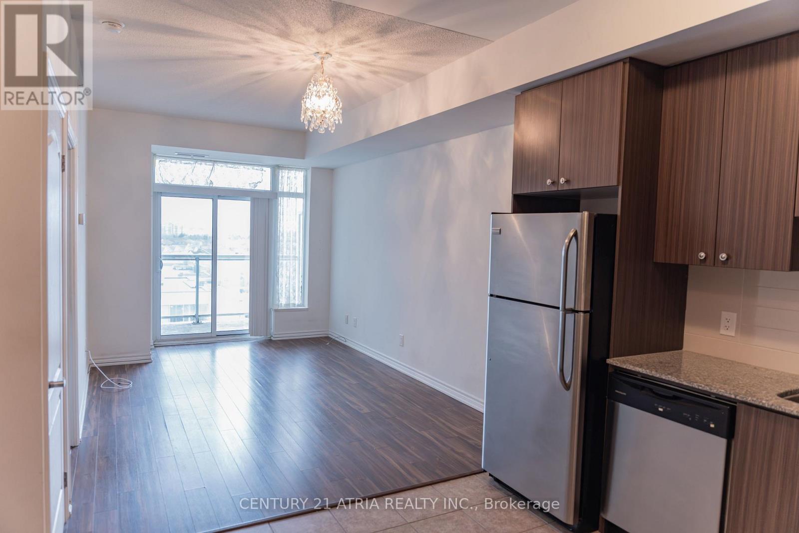 Apartment at 902 - 8323 KENNEDY ROAD, Markham (Village Green-South Unionville)