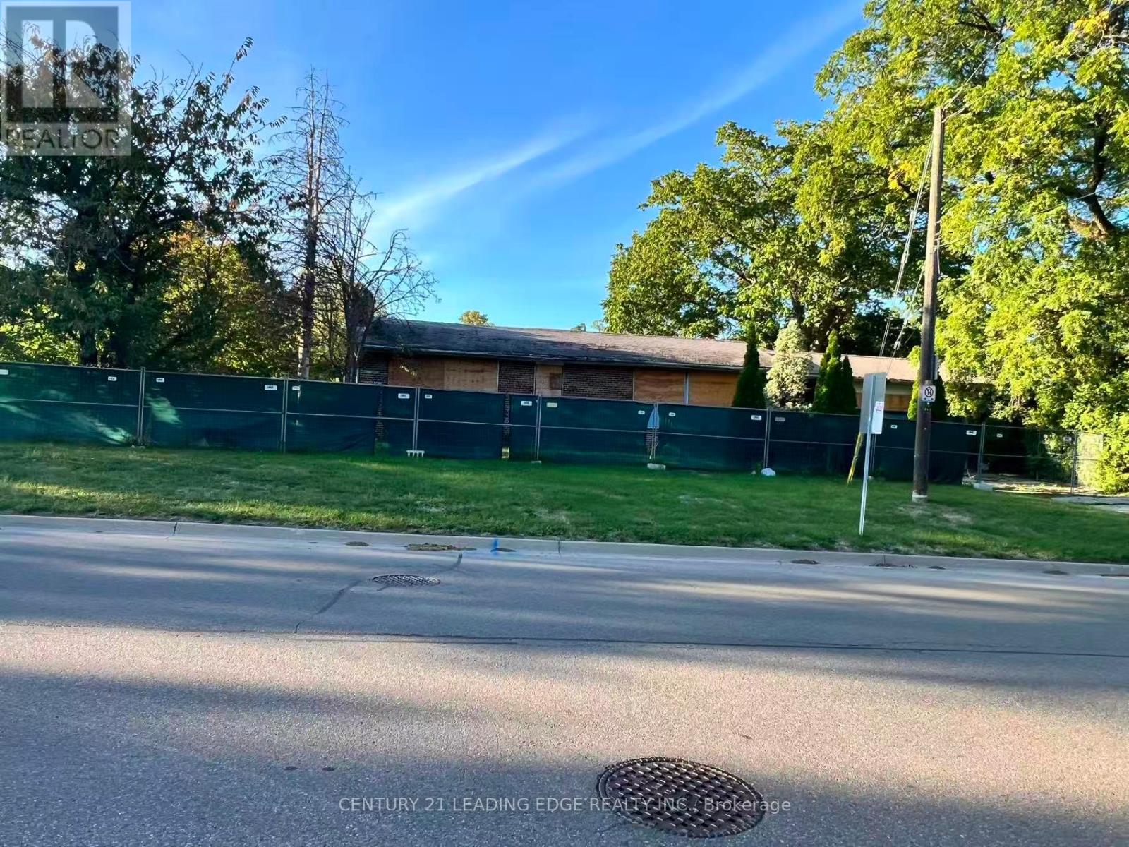 Detached at 329 MILL STREET, Richmond Hill (Mill Pond)