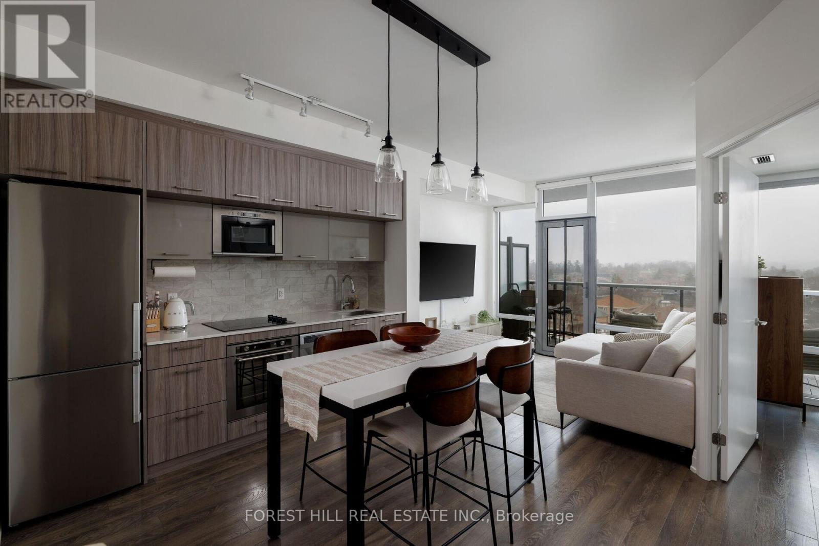 Apartment at 701 - 4800 HIGHWAY 7 ROAD, Vaughan (East Woodbridge)