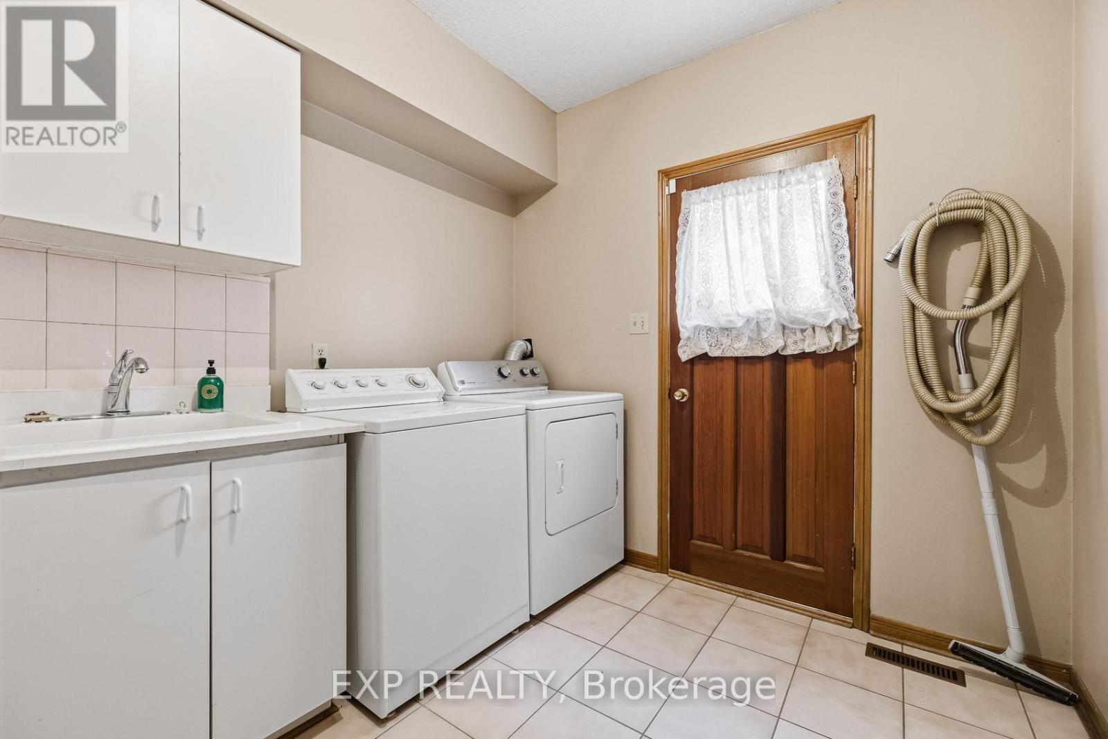 Detached at 81 SOUTHGATE CRESCENT, Richmond Hill