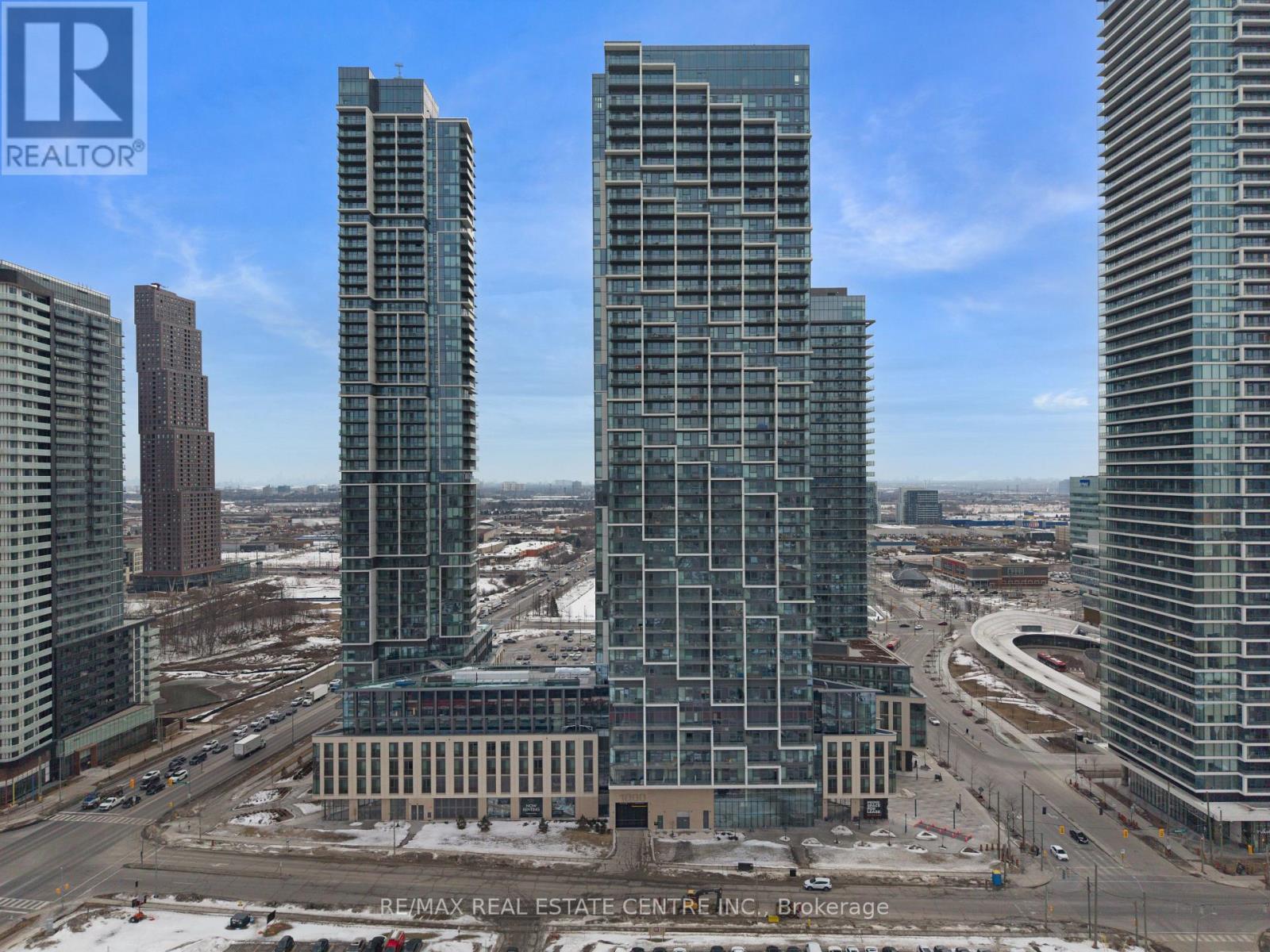 Apartment at 310 - 1000 PORTAGE PARKWAY, Vaughan (Vaughan Corporate Centre)