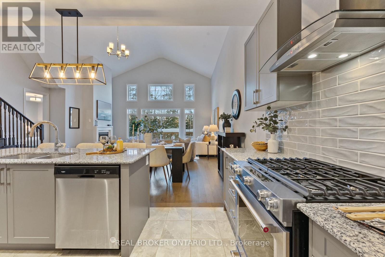 Townhouse at 6 HOWARD WILLIAMS COURT, Uxbridge