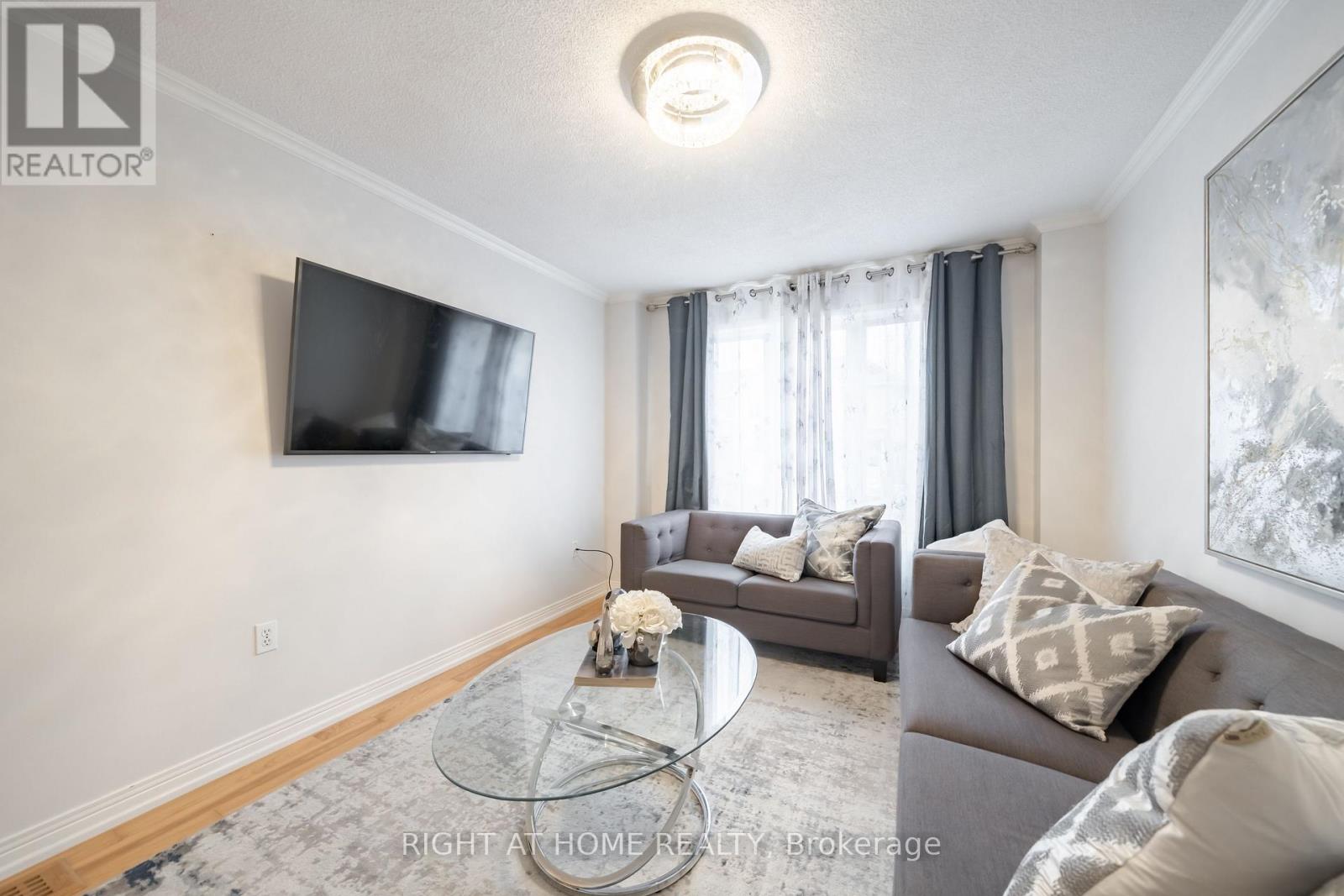 Townhouse at 21 - 370 RIDDELL COURT, Newmarket
