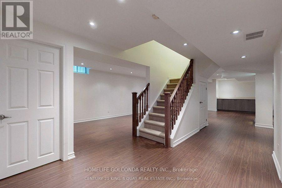 Detached at 83 BERWICK ( BASEMENT ) CRESCENT, Richmond Hill (Observatory)