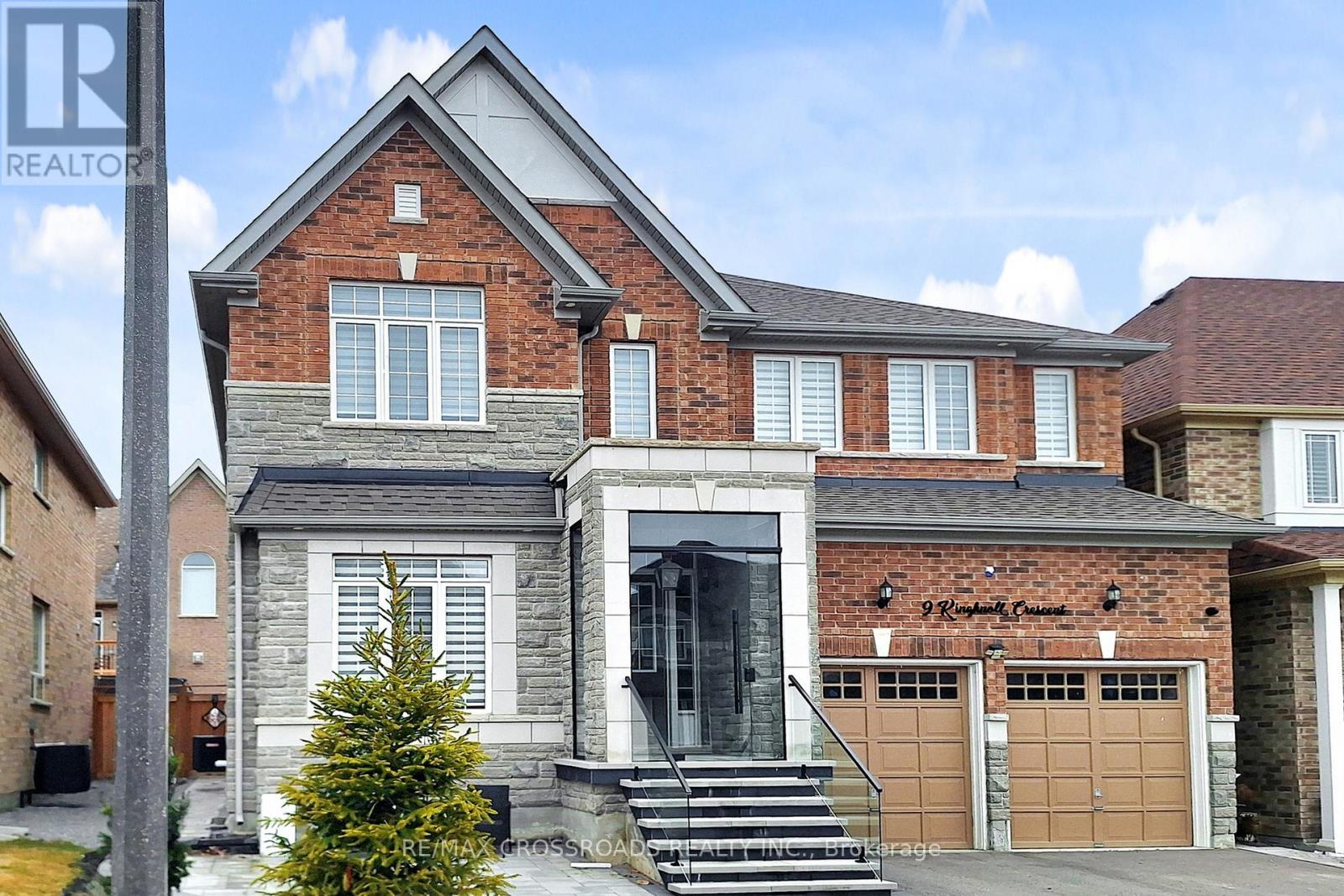 Detached at 9 KINGKNOLL CRESCENT, Georgina (Keswick South)