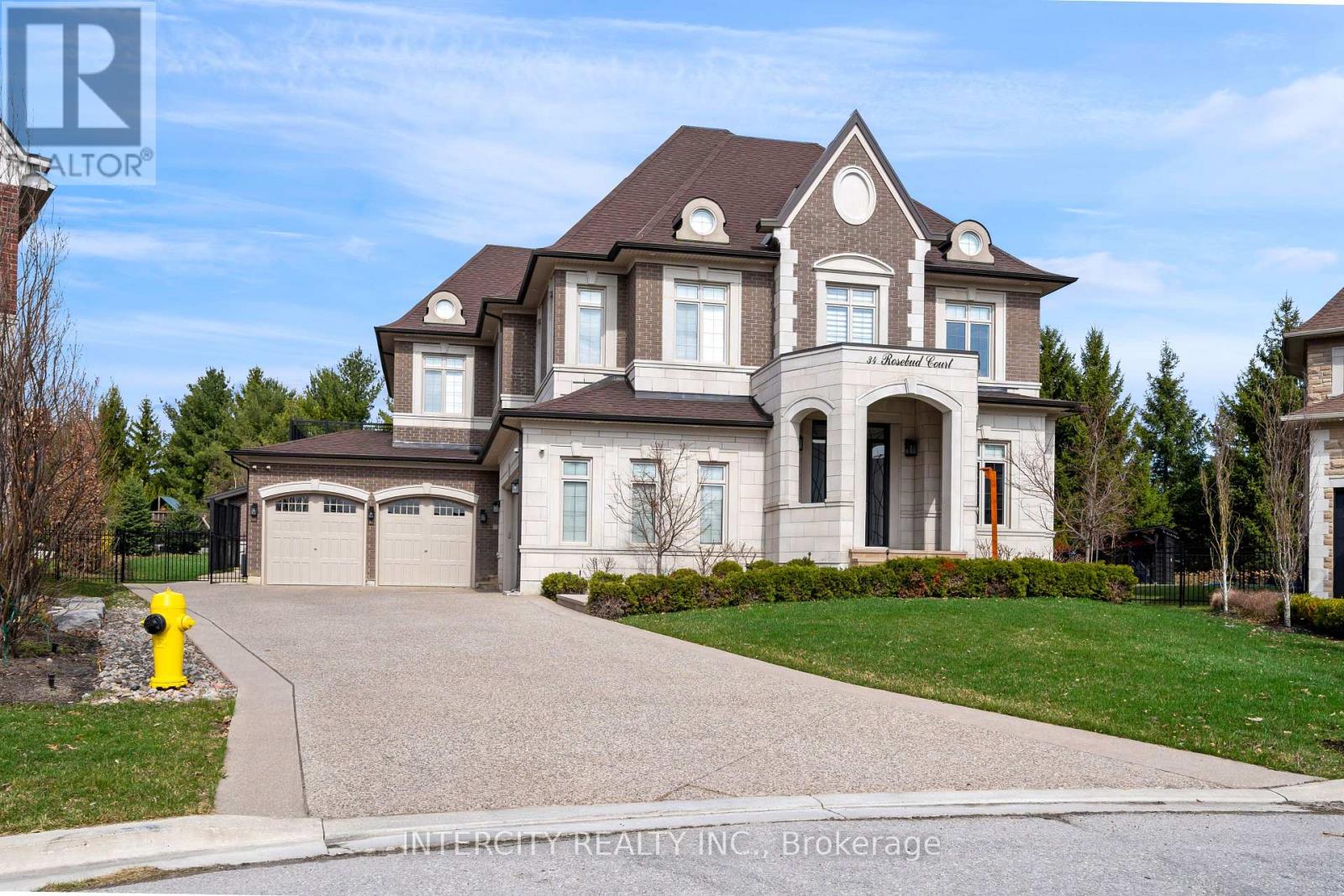 Detached at 34 ROSEBUD COURT, Vaughan (Kleinburg)