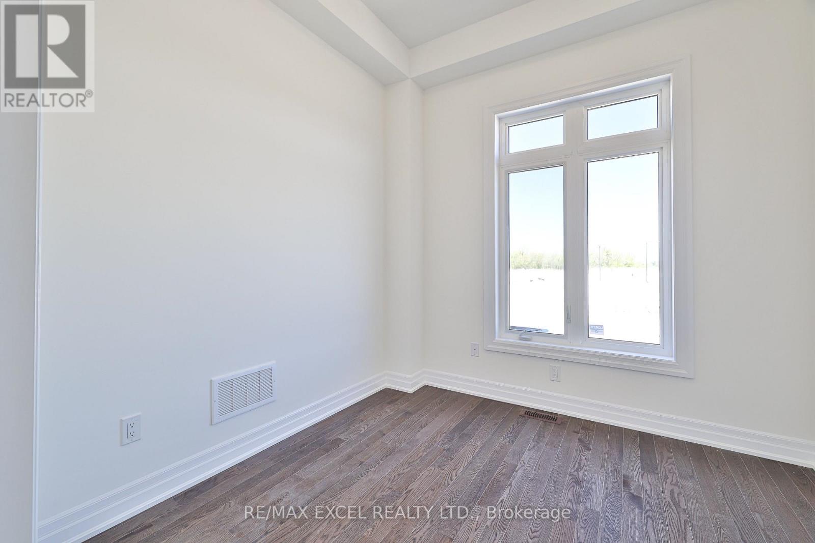 Detached at 24 SUNNY ACRE CRESCENT, King