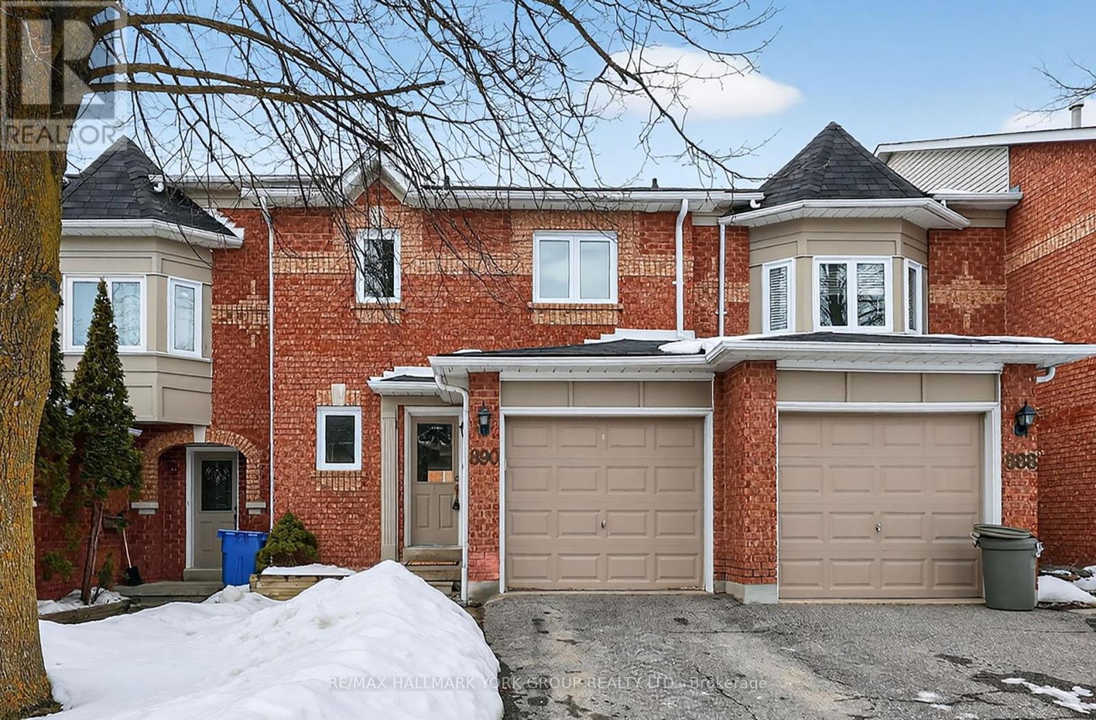 Townhouse at 890 CARIBOU VALLEY CIRCLE, Newmarket (Armitage)