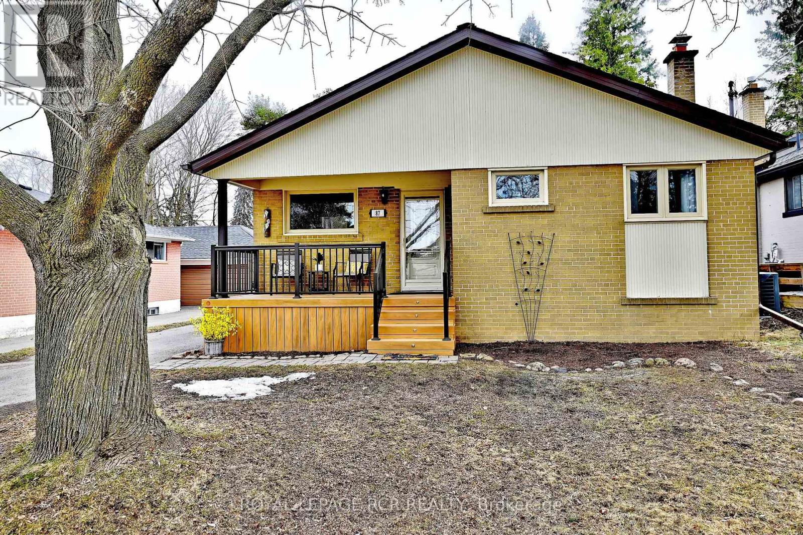Detached at 87 RICHARDSON DRIVE, Aurora (Aurora Highlands)