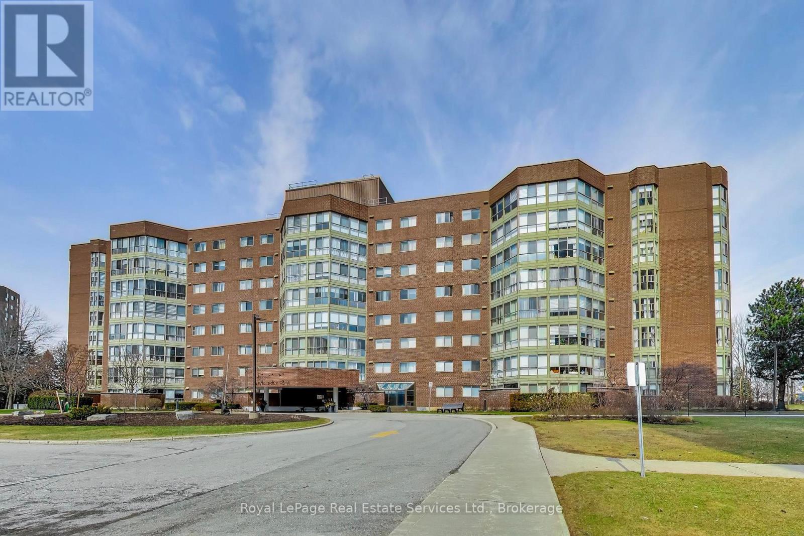 Apartment at 611 - 5 WELDRICK ROAD W, Richmond Hill (North Richvale)