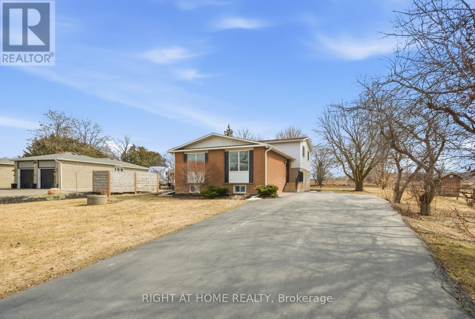 Detached at 5885 7TH LINE, New Tecumseth