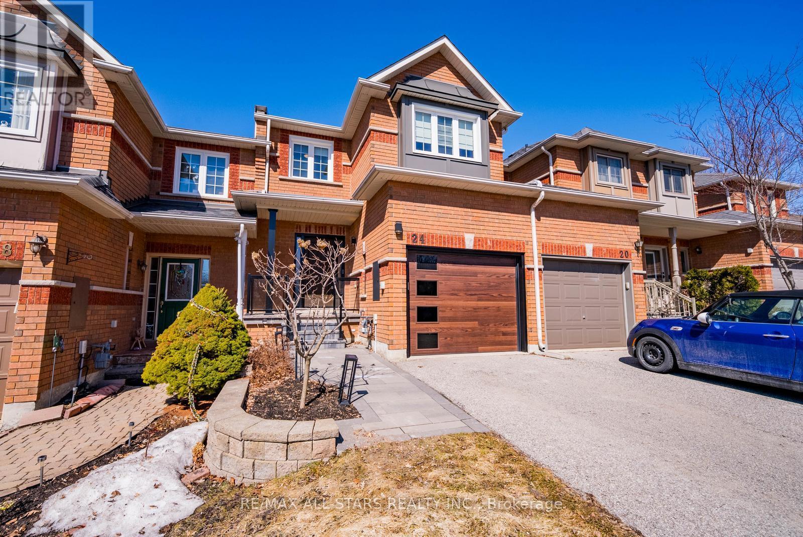 Townhouse at 24 WILLOWAY, Whitchurch-Stouffville (Stouffville)