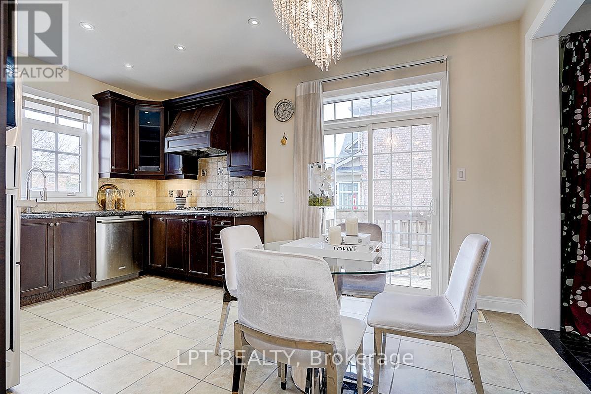 Detached at 116 DUNLOP STREET, Richmond Hill